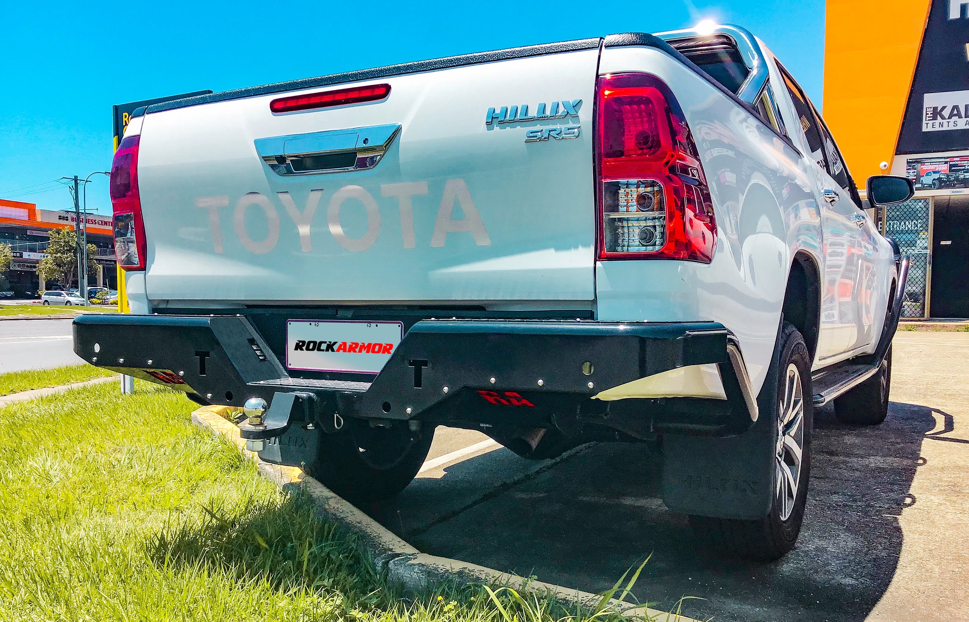 Toyota Hilux 15+ Rockarmor Steel Elite Rear Step tow bar – Rockarmor ...